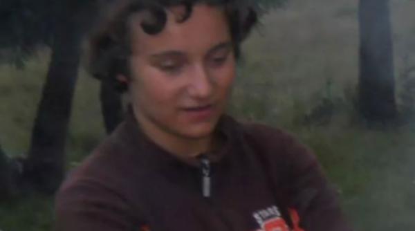 fetita disparuta in retezat a fost cautata de cine nu trebuie