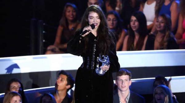 castigatorii de la mtv vma 2014