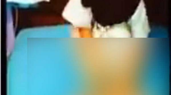 video fetita de nici 10 ani isi decapiteaza papusa si urla allah akbar james foley decapitare