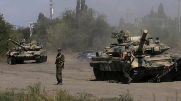 o coloana de blindate rusesti inainteaza in sud estul ucrainei