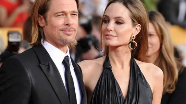 e oficial angelina jolie si brad pitt s au casatorit in franta