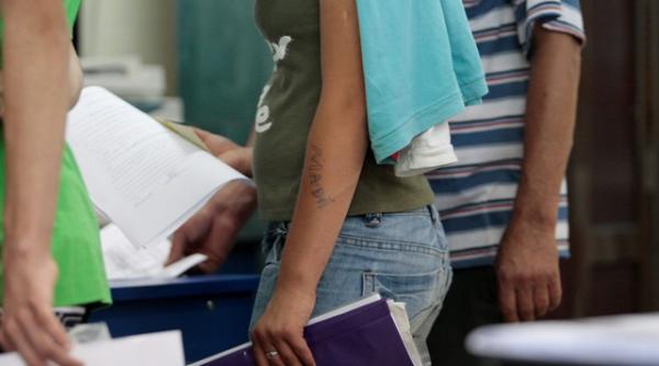 absolventii de liceu sustin astazi ultima proba scrisa la bac cand vor fi afisate rezultatele