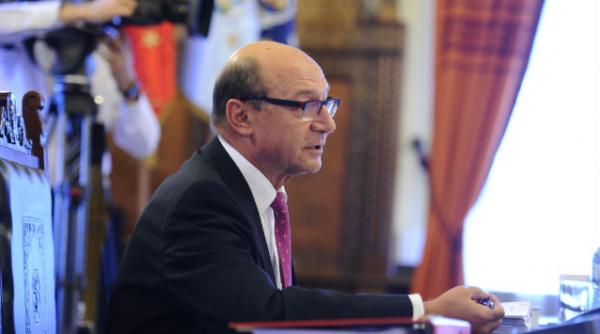 basescu limba romana