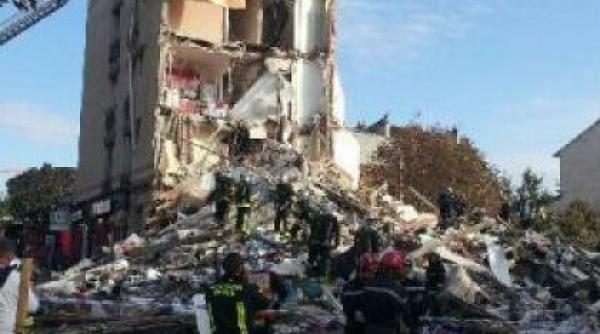 cladire prabusita paris