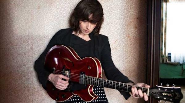 comparata cu pj harvey lucie thorne underworld