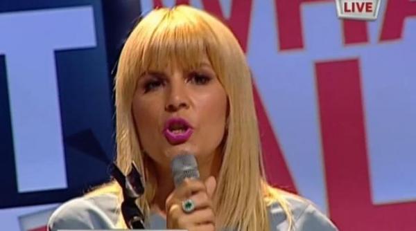 dupa crosetat pus muraturi sau dat cu mopul nuti a pus mana pe microfon ascult o pe udrea cantand live video