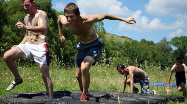 prima editie a competitiei cu obstacole asaltul dacilor inspirata dupa celebrul spartan race