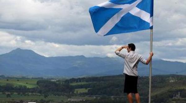 sustinatorii independentei scotiei conduc pentru prima data intr un sondaj de opinie referendumul are loc pe 19 septembrie