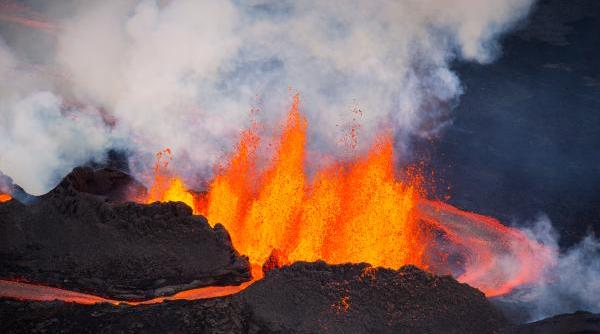 imagini fabuloase filmate deasupra vulcanului islandez bardarbunga video