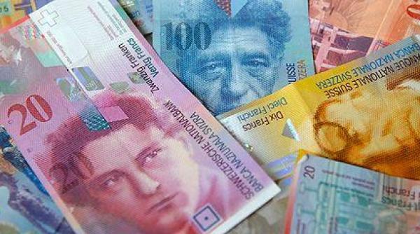 creditele in franci pot fi convertite in lei ratele se reduc astfel la jumatate potrivit unei hotarari fara precedent a tribunalului galati