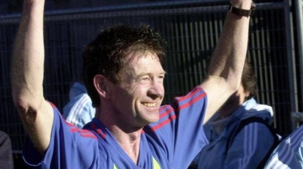 a alergat 50 000 kilometri in jurul lumii iar acum s a intors acasa video