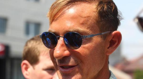 mazare sunt vanat de lux pentru dna probabil cel mai bine ar fi fost sa adopt politica strutului