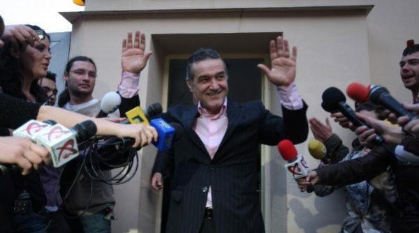 gigi becali eliberat din inchisoare latifundiarul se afla la resedinta sa din pipera alaturi de familie