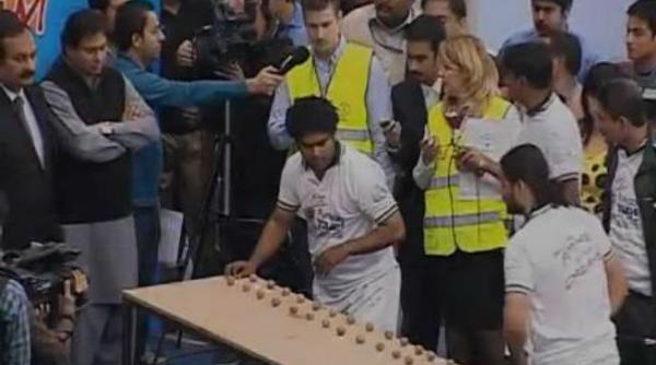 video spargatorul de nuci varianta pakistaneza e si asta o metoda