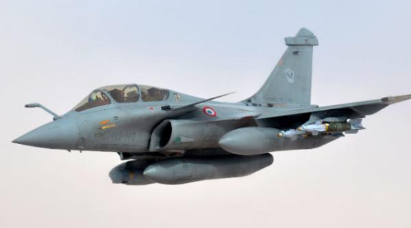 primul bombardament al frantei impotriva militantilor gruparii statul islamic