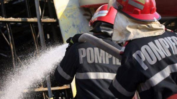 incendiu puternic in bucure ti doua depozite au fost facute scrum in zona pantelimon