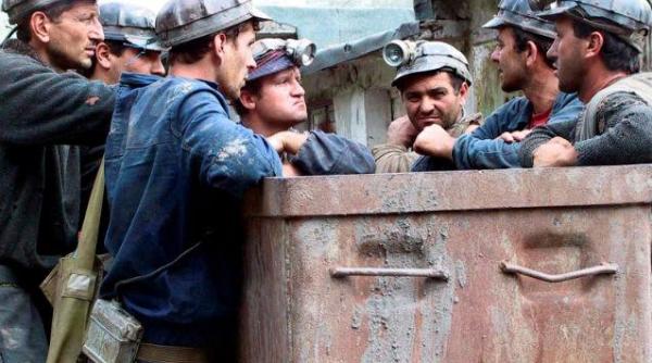 gorj furau din mancarea minerilor