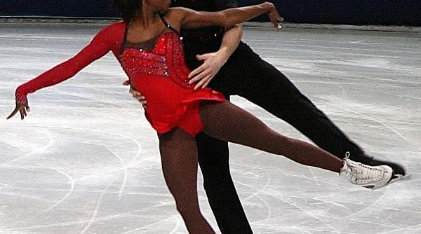 perechea james cipres show la sala polivalenta