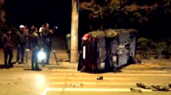 accident grav in zona casei presei libere o masina s a rasturnat trei persoane au ajuns la spital