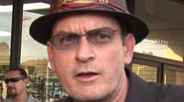 drogat cu cocaina charlie sheen si a atacat dentistul cu un cutit