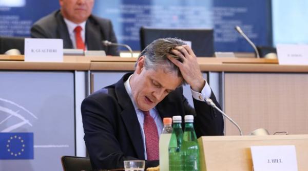 primul comisar respins in pe britanicul jonathan hill mai da un test