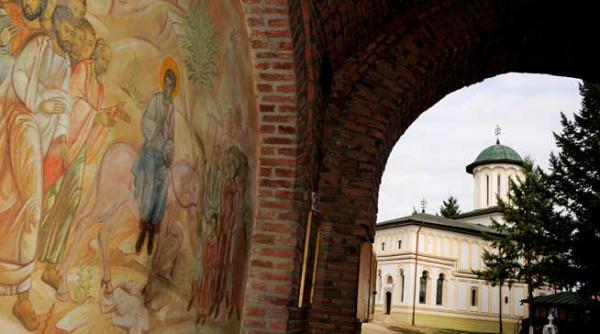 legendara manastire plumbuita