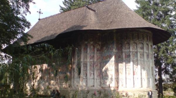 cele mai frumoase manastiri din moldova pe care trebuie sa le vizitezi galerie foto