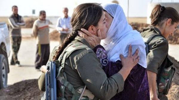 liderul kurzilor luptatori din kobane este o femeie mayssa abdo conduce atacurile impotriva jihadistilor statului islamic