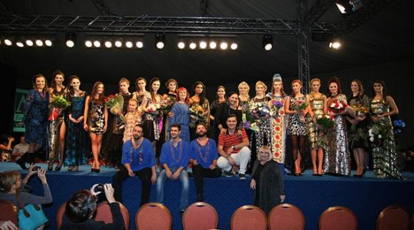 albastru de voronet o spectaculoasa declaratie de dragoste pentru romania a creatoarei de moda liza panait