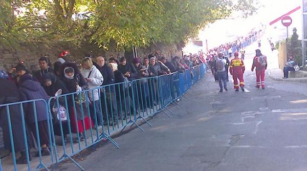 pana ce sfanta ii va desparti povestea randului de la moastele cuvioasei parascheva