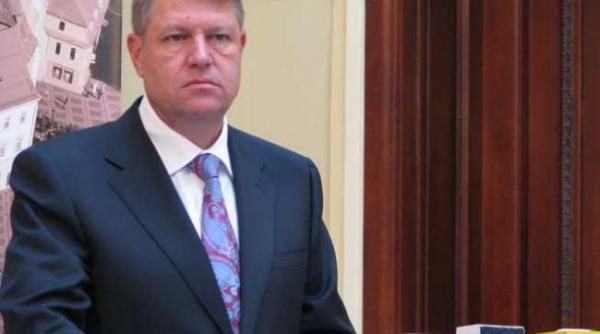 klaus iohannis din bula gandirii am impresia ca toata lumea ma ataca in afara de mine