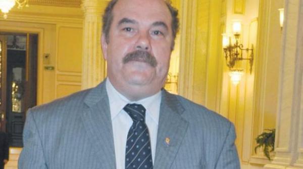 cine controleaza sie calimente e profesor de sport