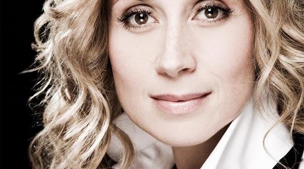 lara fabian impecabila