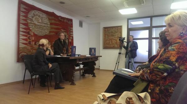 un volum de exceptie costume traditionale din gorj in colectiile muzeului satulului