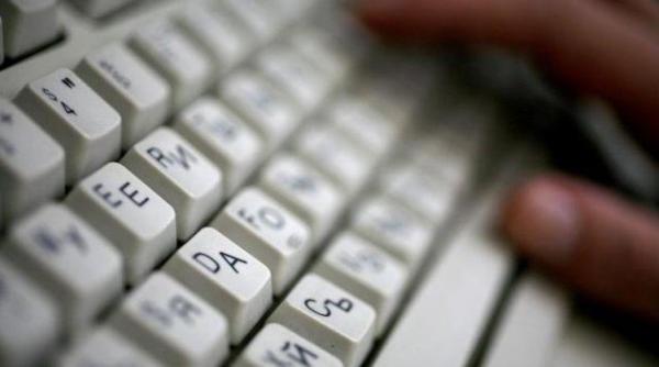 numele de domeniu de internet ebola com a fost vandut cu peste 200 000 de dolari