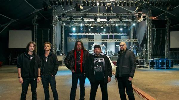 la arenele romane noaptea vrajitoarelor cu formatia cargo