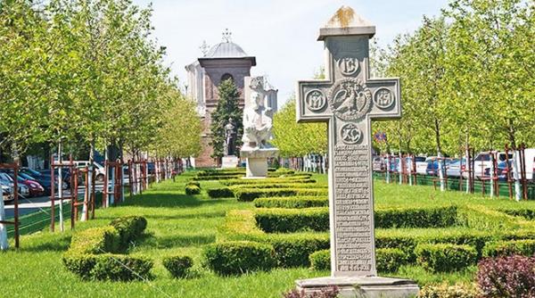 bucure ti 555 cruci de piatra marturii la rascruce de drumuri si de istorie