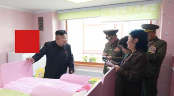 video detaliul glume dintr o fotografie a lui kim jong un care va da de munca plutonului de execu ie