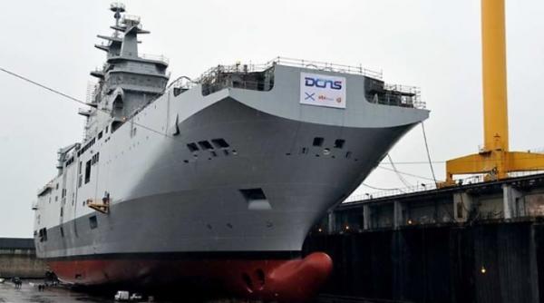 responsabilul proiectului mistral demis dupa o confuzie legata de livrarea unei prime nave in rusia