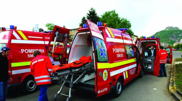 grav accident de circulatie pe dn 67 patru ambulante si patru autospeciale trimise la locul accidentului