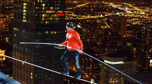 doua recorduri mondiale ale regele mersului pe sarma nik wallenda