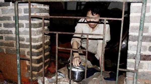 i a cumparat nevasta i a facut un copil i a inut o 12 ani inchisa intr o cu ca