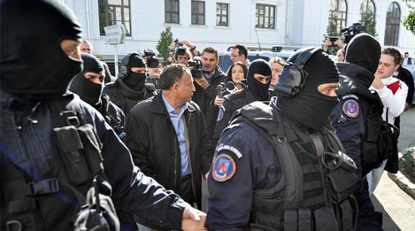 afacerea pitesti scoasa de la naftalina