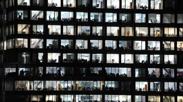 nefericirea si stresul ucid performanta in munca