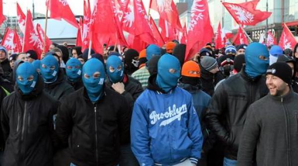 violen e la var ovia politia a fost nevoita sa foloseasca tunurile cu apa