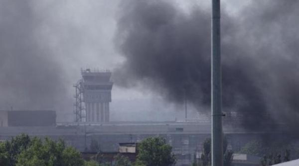 bombardamente la donetk rebelii incearca sa preia controlul aeroportului video