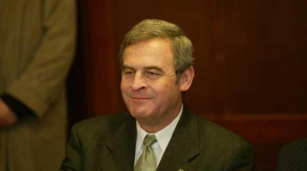 tokes il voteaza pe iohannis pentru tinutul secuiesc