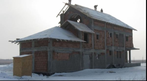 sfaturile specialistilor pentru a proteja o casa neterminata pe timp de iarna