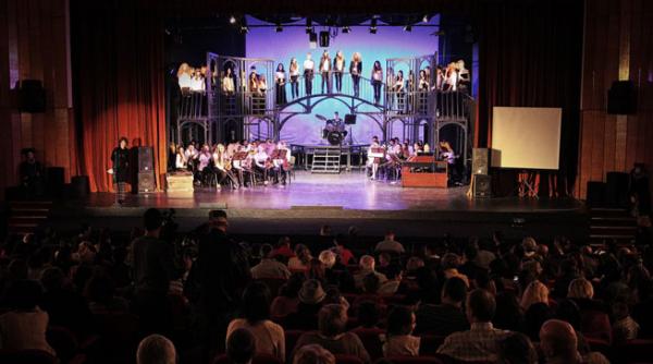 marcel iures partener cu papusile