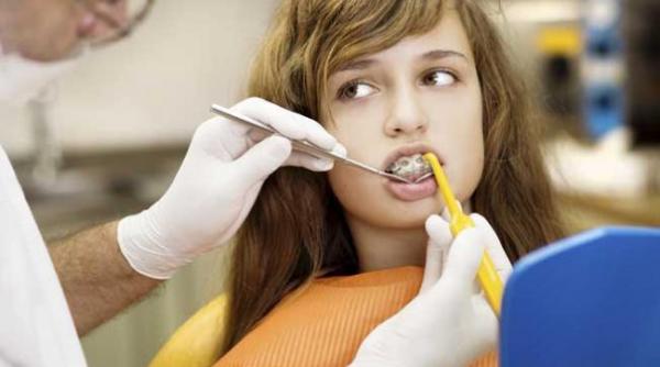 mii de britanici posibil infecta i cu hiv sau hepatita dupa o vizita la dentist